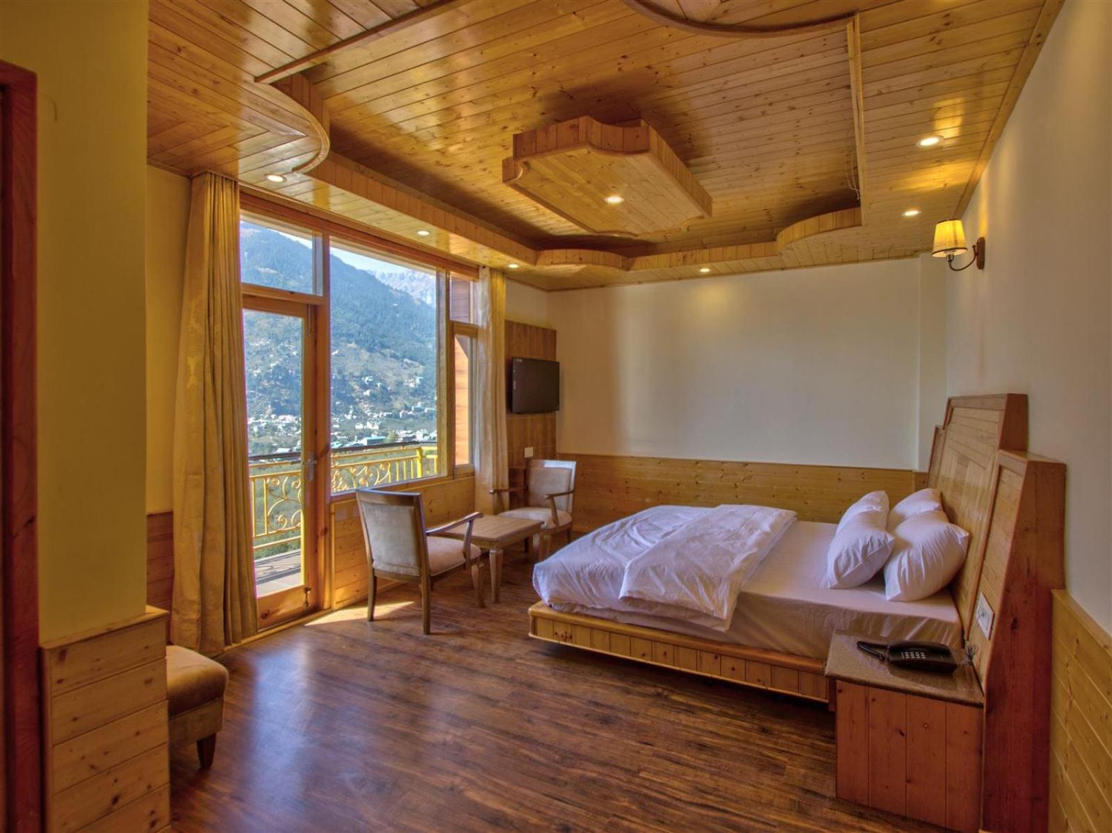 Golden Peak Manali Hotel Exterior photo