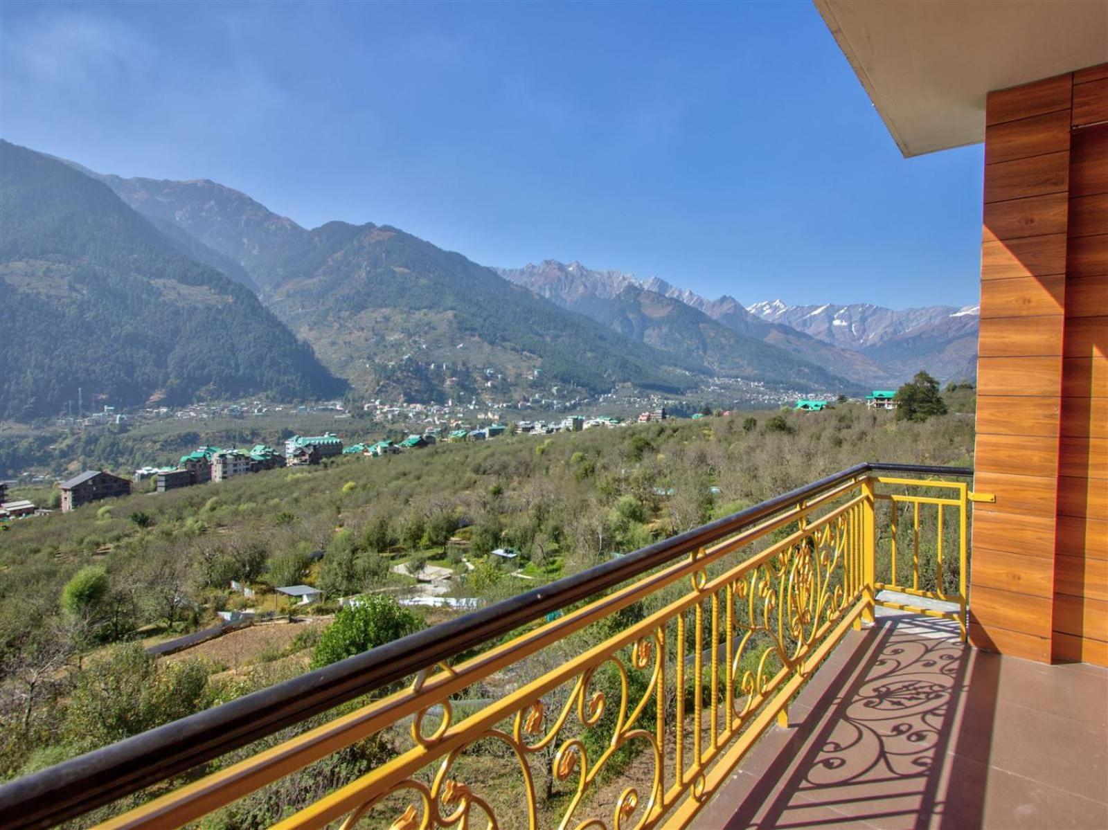 Golden Peak Manali Hotel Exterior photo