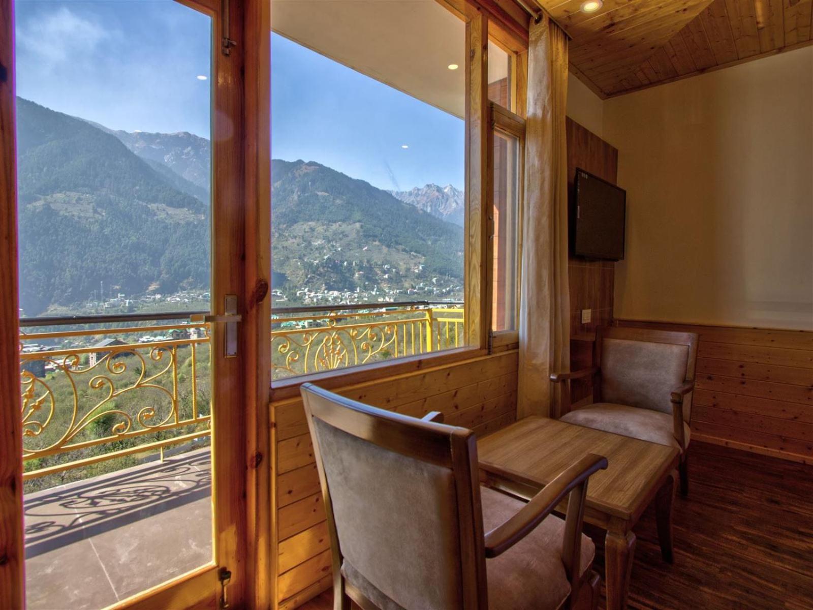 Golden Peak Manali Hotel Exterior photo
